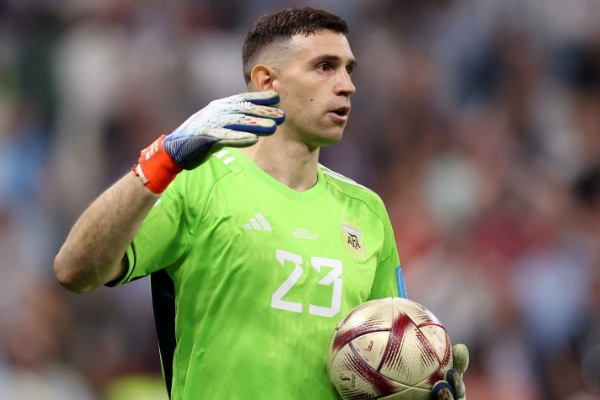 莫佩調(diào)侃撞傷萊諾成就大馬?。骸半y道他不應(yīng)該對(duì)我心存感激嗎？”